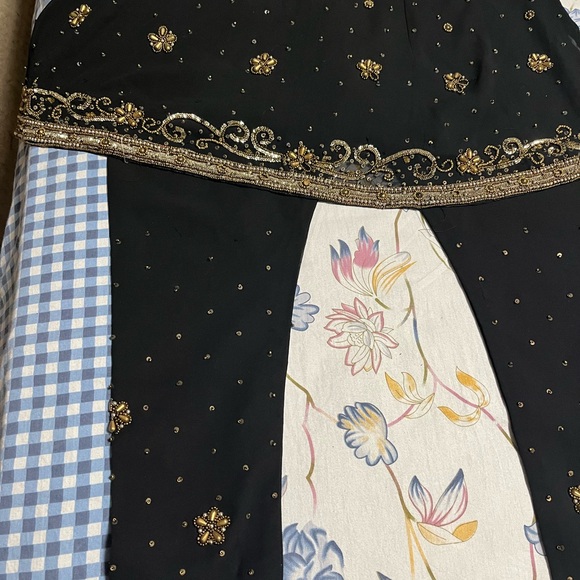 Girls Ethnic wear - Picture 10 of 11